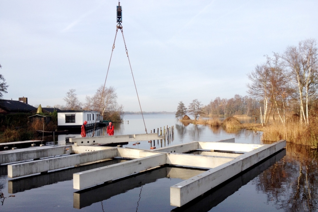 Kortenhoefse Villa boven het water
