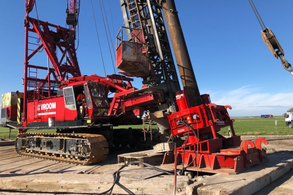 PE400 Pull Table/Pile Extractor