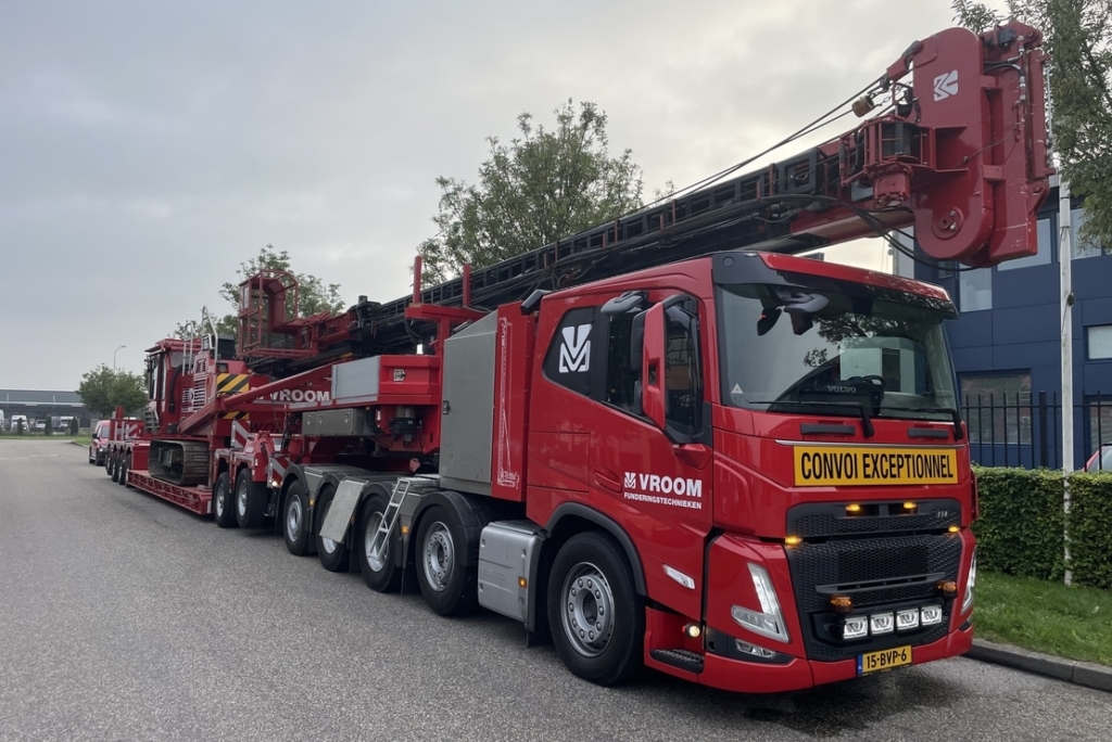 Heavy transport combination Volvo FM540
